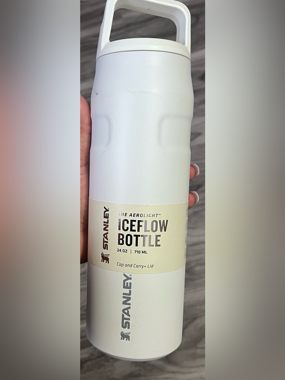 Stanley White Insulated Water Bottle- 24oz - Picture 2 of 3